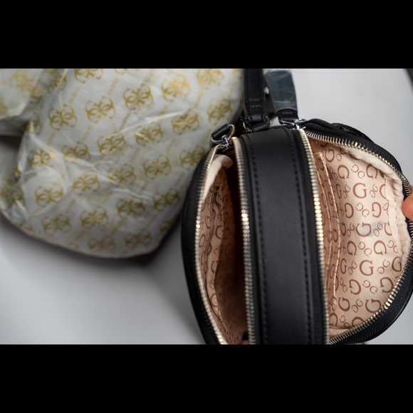New Guess Cross body bag - Picture 3 of 4